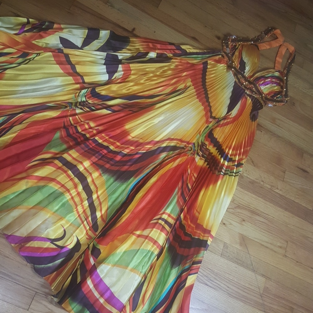 PARTYTIME BACKLESS DRESS - Picture 7 of 7